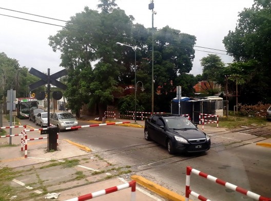 Vista do trem entre a Estação Retiro e a Estação Tigre