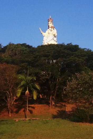 Visitando a Igreja Nossa Senhora de Monte Serrat, em Salto