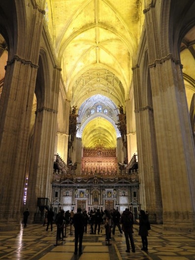 Interior da Catedral gótica. Sevilha, 2015