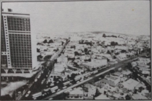 Ausência de edifícios altos no entorno do CJK na década de 1960