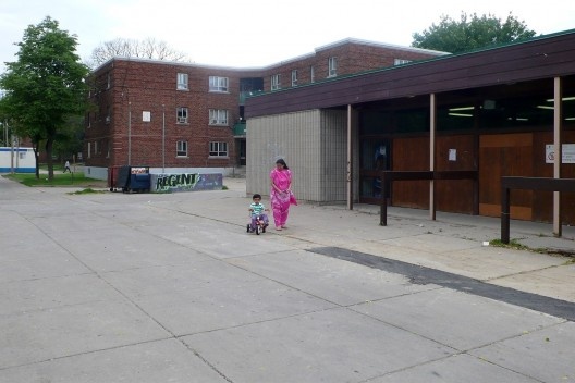 Moradora hindu com filho