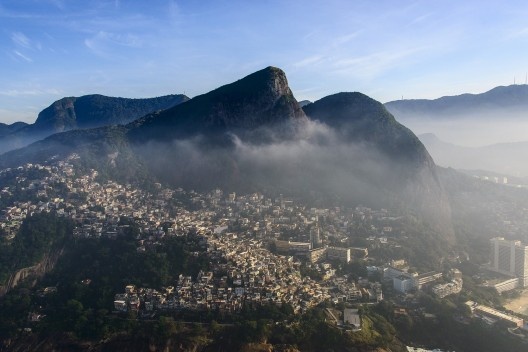 Favela do Vidigal, Rio de Janeiro, junho de 2014 Foto Chensiyuan