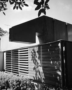 A poética da economia. O pensamento e a obra de três importantes arquitetos brasileiros dos anos 70