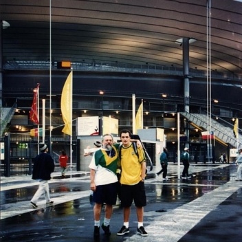 Michel Gorski e Pedro Gorski em frente do Stade de France
