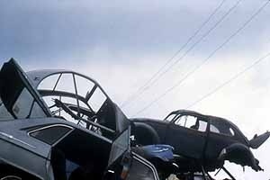 Ferro-velho de automóveis, Exposição La ciutat sostenible, 01/04 a 13/09/98, CCCB, Barcelona. Foto M. Armengol