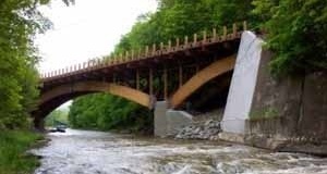 Exemplo: arco abaixo do tabuleiro