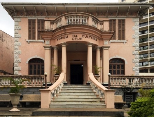 Fachada principal do Fórum da Cultura