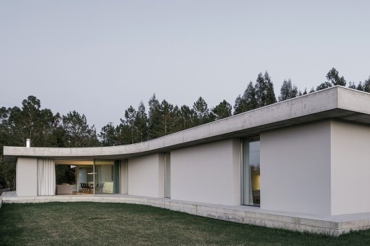 Casa Gloma, Leiria, Portugal, 2019. Arquiteto Bruno Lucas Dias/ Bruno Dias Arquitectura