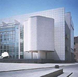 Museu d’Art Contemporani de Barcelona, Arq Richard Meier