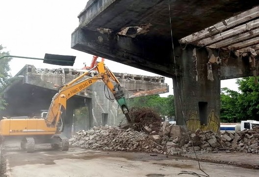 Demolição do elevado da Perimetral