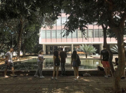 Pé na Esquina na quadra modelo, 308 Sul
