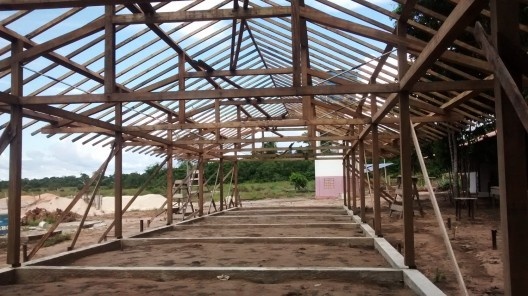 Centro Experimental Floresta Ativa - CEFA, estrutura do refeitório, RESEX Tapajó-Arapiuns PA. Arquiteta Cristina Xavier