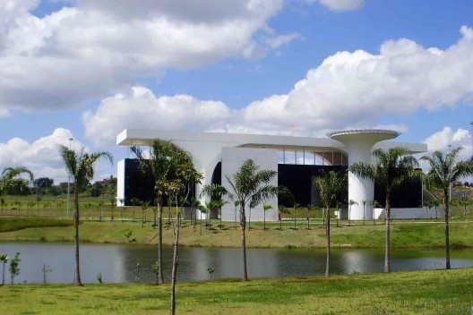 Cidade Administrativa Tancredo Neves, Belo Horizonte. Arquiteto Oscar Niemeyer