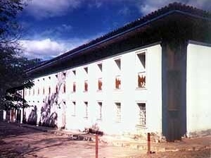 Residência do Arcebispo de Mariana, arquitetos Éolo Maia, Jô Vasconcellos e Sylvio Podestá, Mariana