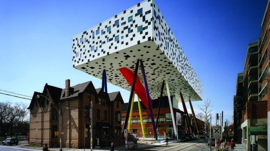 Sharp Center, exterior, Toronto, arquiteto Will Alsop, 2004