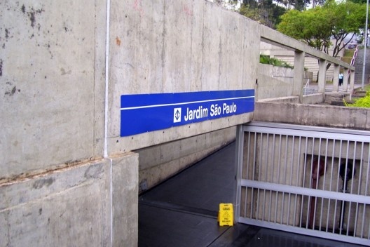 Entrada da Estação Jardim São Paulo do Metrô