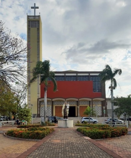 Igreja São Sebastião, modernista, rua Getúlio Vargas, Centro, Paranavaí, anos 1950