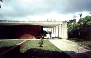Fig. 1: Casa Otacílio Campos, projeto de Acácio Gil Borsoi (1966), em João Pessoa: Amaral, 2004