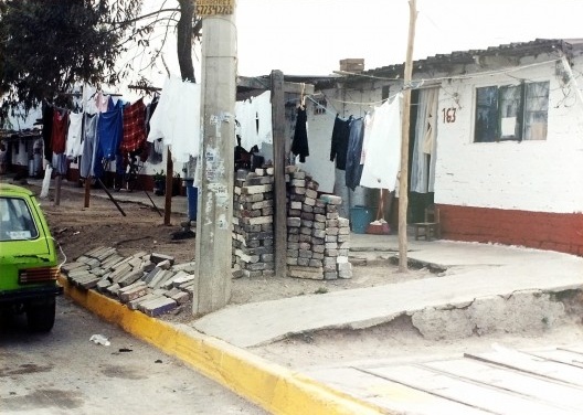 Ocupação coletiva em periferia, Cidade do México, c.2005