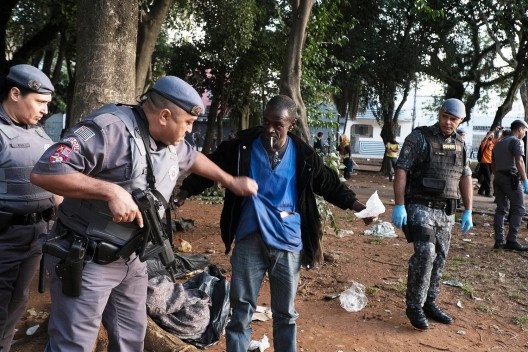 Sobre o fechamento e demolição arbitrários de imóveis e a remoção violenta de dependentes químicos nos Campos Elíseos