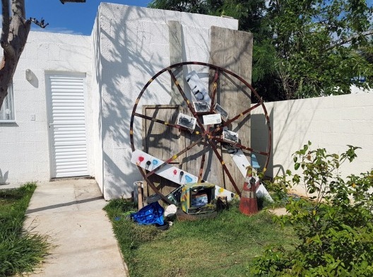 Instalação a céu aberto do Museu das Remoções na Vila Autódromo em 2017