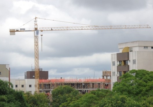 A construção nova preenchendo lacunas