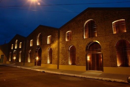 Escritórios Grupo Carlos Lyra, arquitetas Humberta Farias e Lyra Farias Mafra, Maceió, 2013