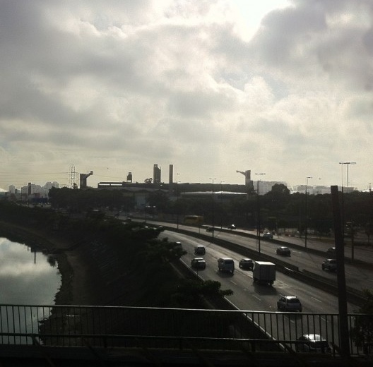 Sete cenas paulistanas: a velocidade nas marginais e outros assuntos