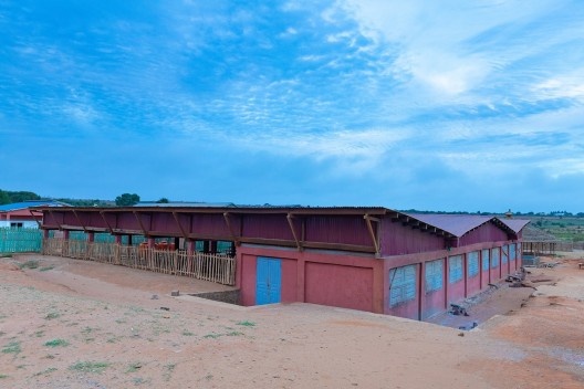 Refeitório e Centro de Nutrição, Campo da Paz, Madagascar, 2021. Arquitetos Dante Furlan, Bruno Milan, Lais Santos, Daniella Matavelli, Priscila Alexandre / Bernardes Arquitetura/Arquitetura Sem Fronteiras