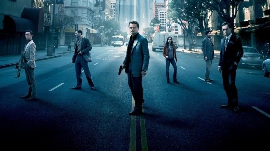 Cena do filme A Origem (Inception, 2010), direção de Christopher Nolan