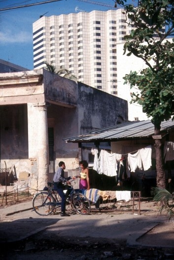 Bairro do Vedado. Hotel Cohiba. Anos noventa