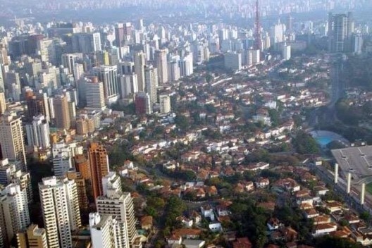 ZEPEC-AUE, Bairro Pacaembu, 2004