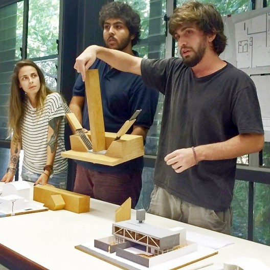 Análise projetual, maquete estrutural, Residência Mendes André, Vilanova Artigas, Brasil, 1966. Alunos C. Oliveira, C. Jesus, K. Poletto, R. Fonseca, T. Brito, segundo semestre de 2014