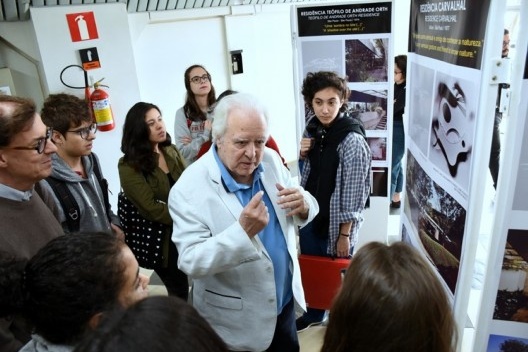 Decio Tozzi (ao centro), exposição na Unicamp em celebração da doação do seu acervo, outubro 2018 Fonte: Banco de imagens da Unicamp