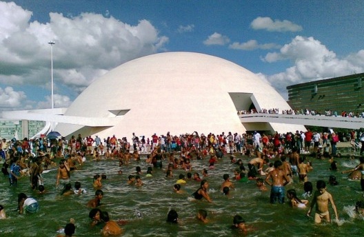 Banho no Museu Nacional, 2017