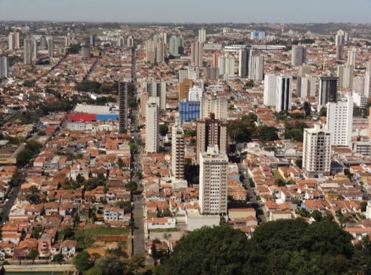 Padrões de parcelamento e uso do solo em área urbana consolidada