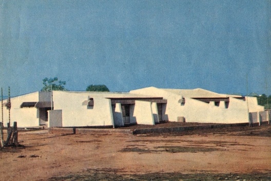 Ginásio em Anastácio, MS, 1966. Arq. Motoi Tsubouchi