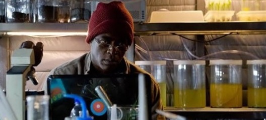 Fotograma do filme Soundtrack, direção de 300ml (Manitou Felipe e Bernardo Dutra)