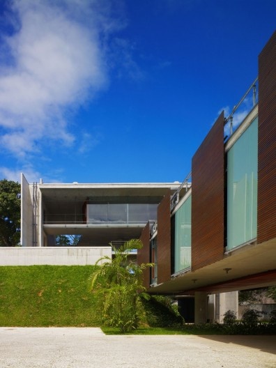 Casa Santa Teresa, Rio de Janeiro RJ Brasil, 2008. Arquiteto Angelo Bucci (autor) / Ciro Miguel, João Paulo M. de Faria, Juliana Braga, Maria Isabel Imbronito, Susana Jeque e Tatiana Ozzetti (colaboradores) / SPBR Arquitetos