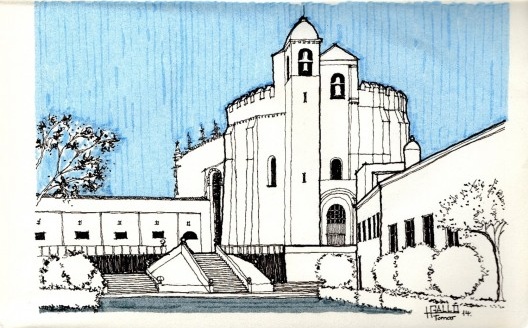 Tomar: Convento de Cristo, vista da torre dos templários denominada Charola, com as paredes dos paços medievais em primeiro plano