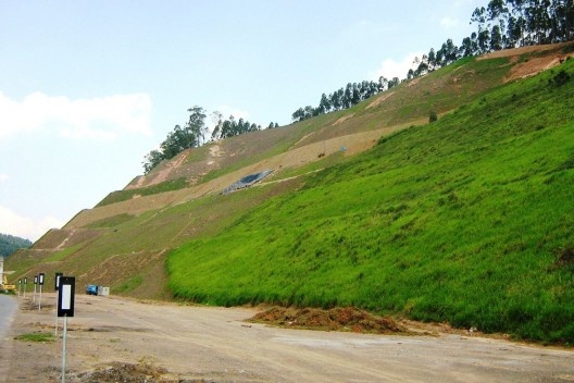 Corte na Rodovia Castelo Branco SP