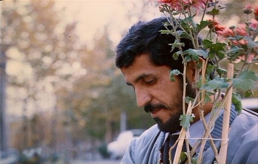Fotograma de Close-Up, filme de Abbas Kiarostami, 1990