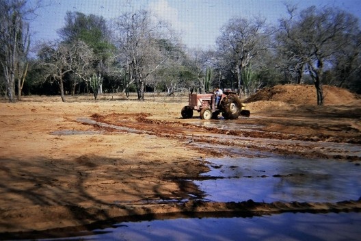 Regularização do fundo dos lagos