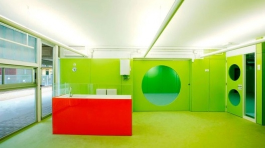 Equipamientos Londres-Villaroel. Guardería. 2001-2006