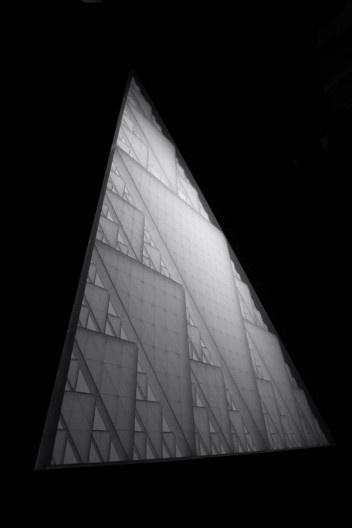 Grande Museu Egípcio/Grand Egyptian Museum, detalhe da fachada/façade detail, Cairo, Egito/Egypt. Heneghan Peng Arquitetos/Heneghan Peng Architects