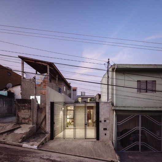 Casa Vila Matilde, São Paulo, 2011-2015. Danilo Terra, Pedro Tuma e Fernanda Sakano – Terra e Tuma Arquitetos Associados