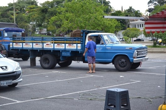 Processo de desmontagem de uma barraca: espaço que antes fora ocupado pela barraca – Estado de latência