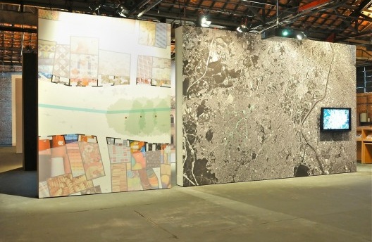 MMBB Arquitetos, Projeto Urbano Córrego do Antonico, 2008; Vazios de Água. 2007. Exposição Território de Contato, Sesc Pompeia, 2012