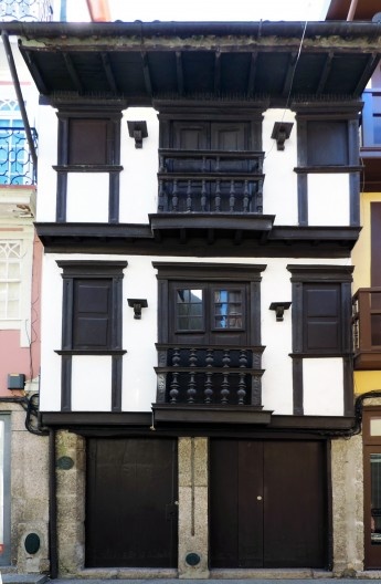 Guimarães, casa da Rua Nova restaurada por Fernando Távora