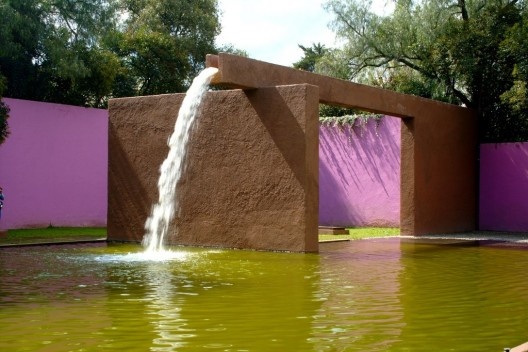 Fuente de los Amantes, Luís Barragán